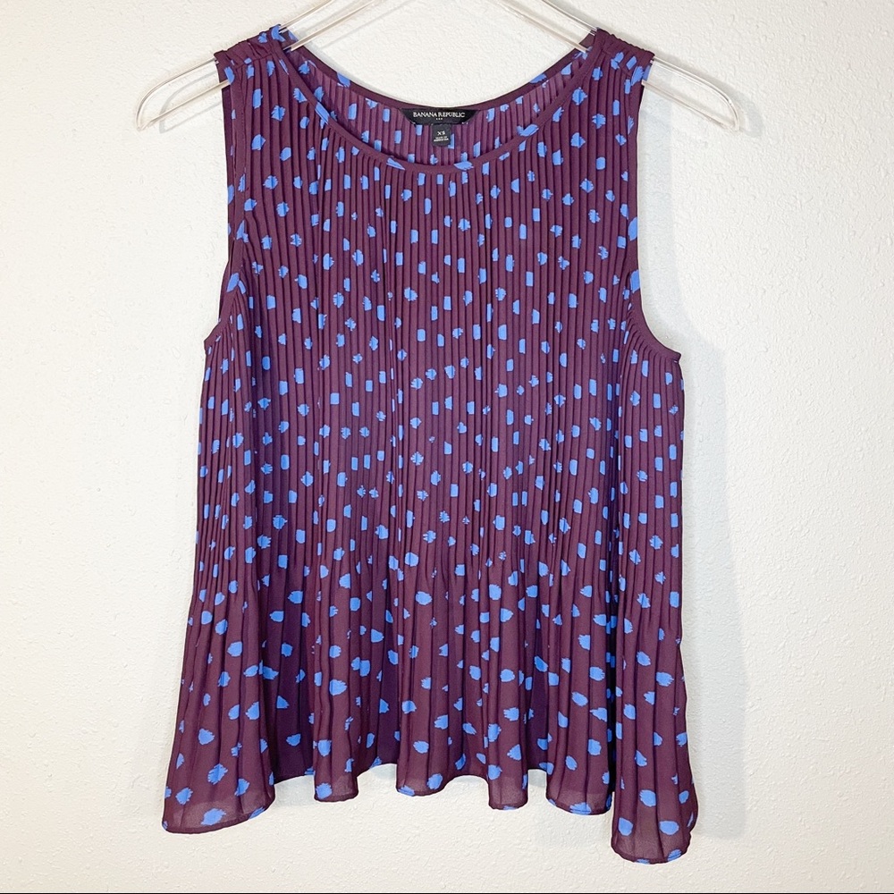 Banana Republic Pleated Sleeveless Blouse